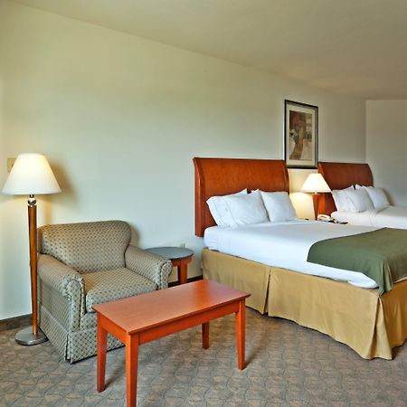 Holiday Inn Express Hotel And Suites Fairfield-North By Ihg Exterior foto