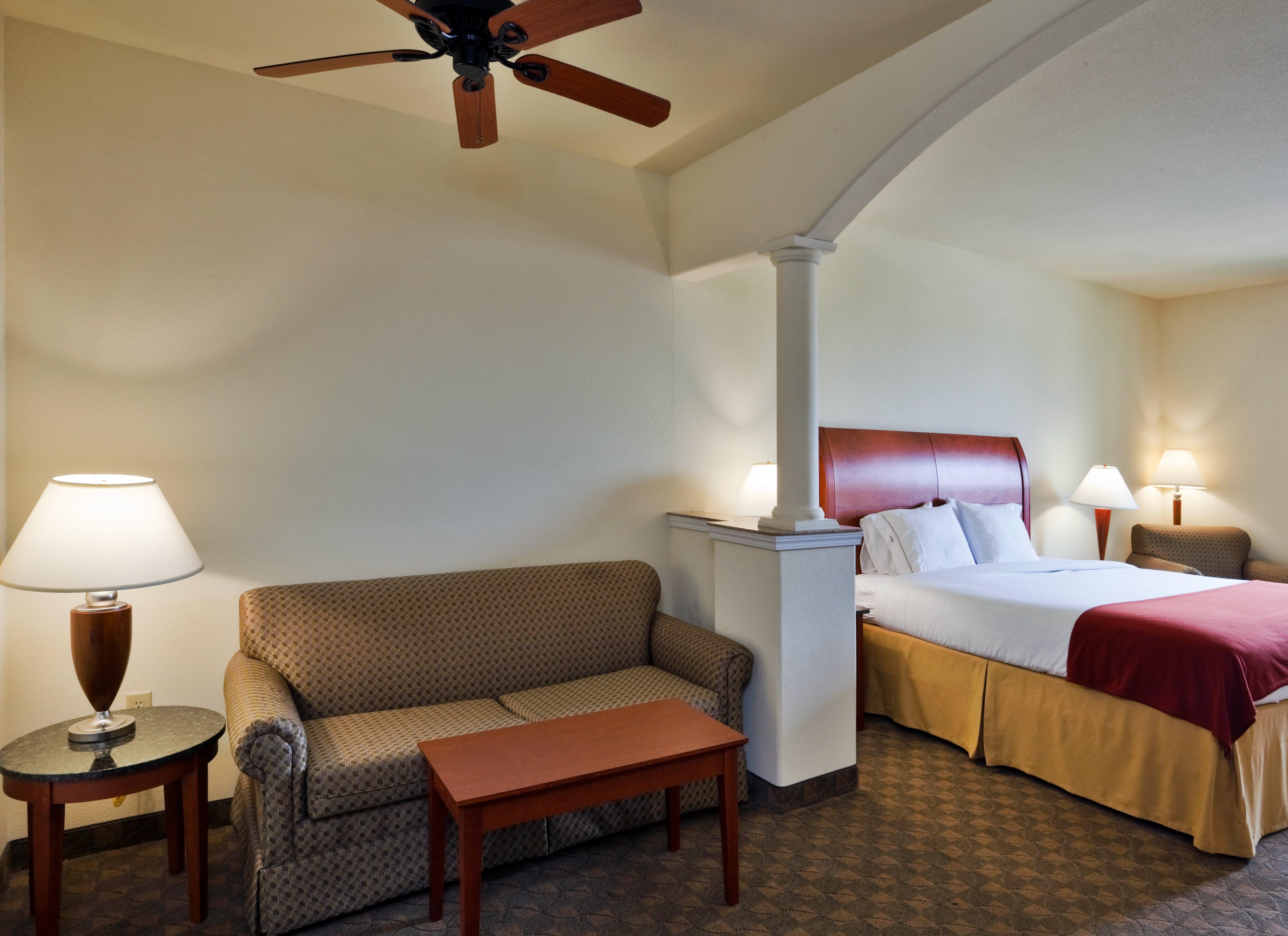 Holiday Inn Express Hotel And Suites Fairfield-North By Ihg Exterior foto