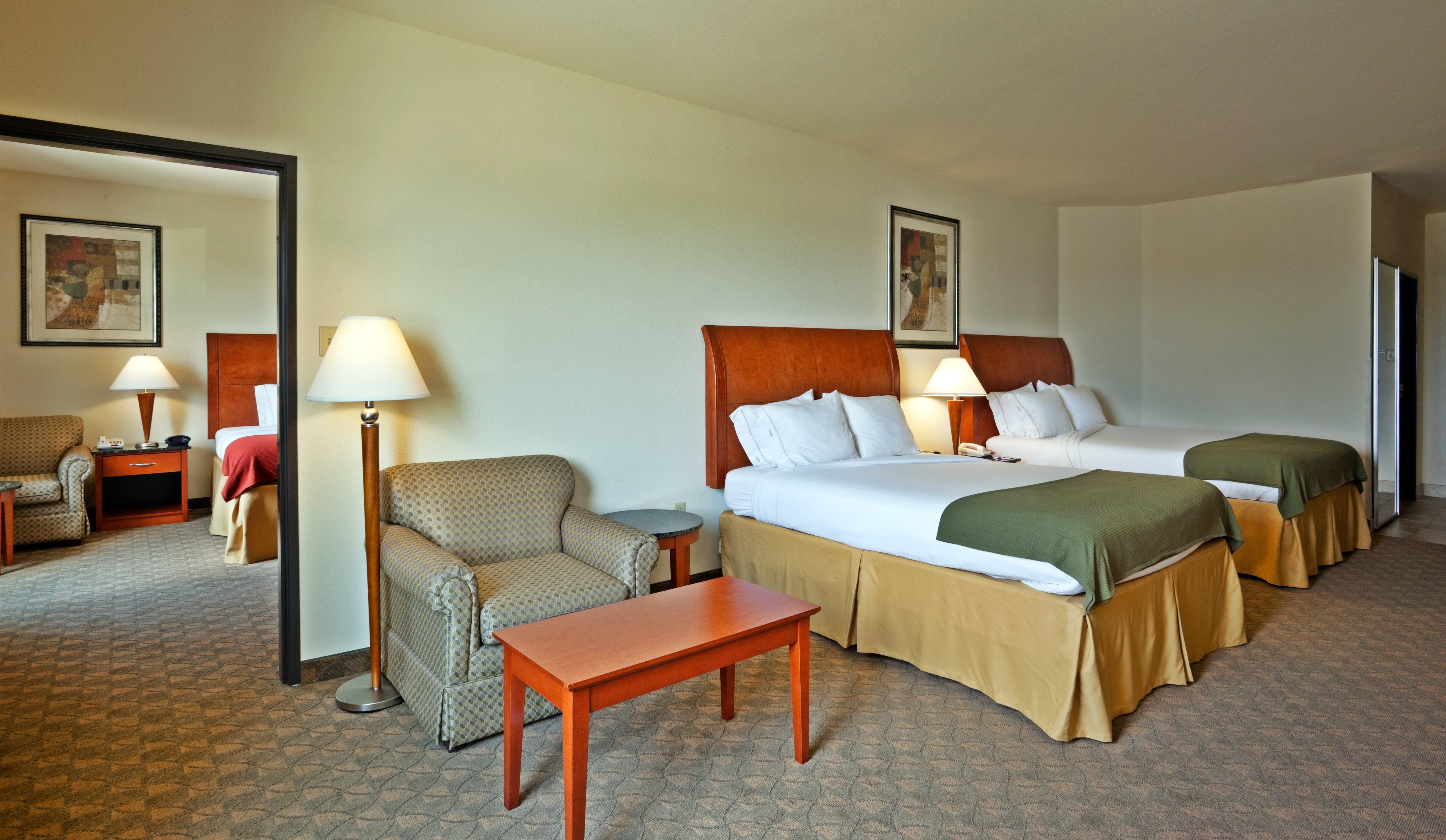 Holiday Inn Express Hotel And Suites Fairfield-North By Ihg Exterior foto