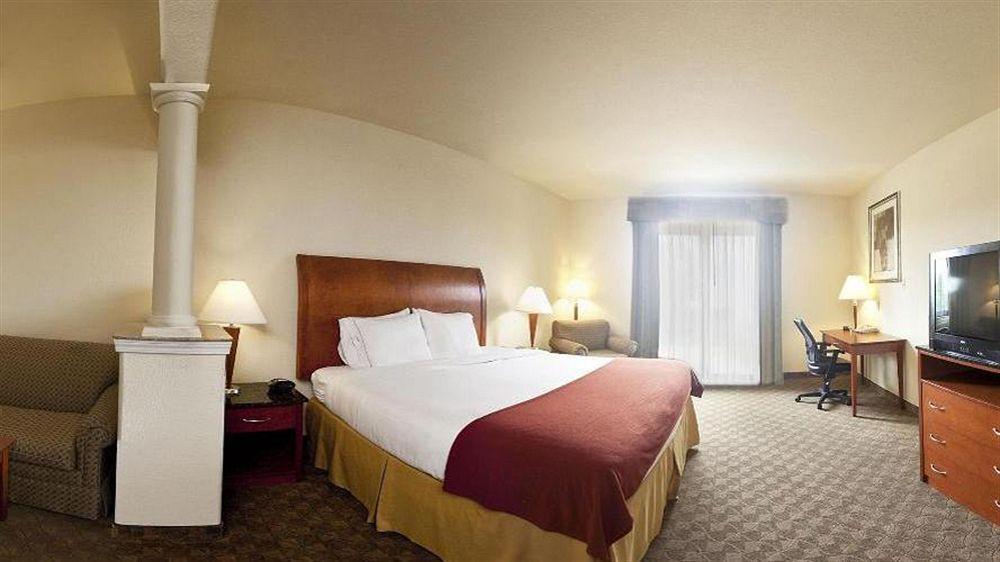 Holiday Inn Express Hotel And Suites Fairfield-North By Ihg Exterior foto